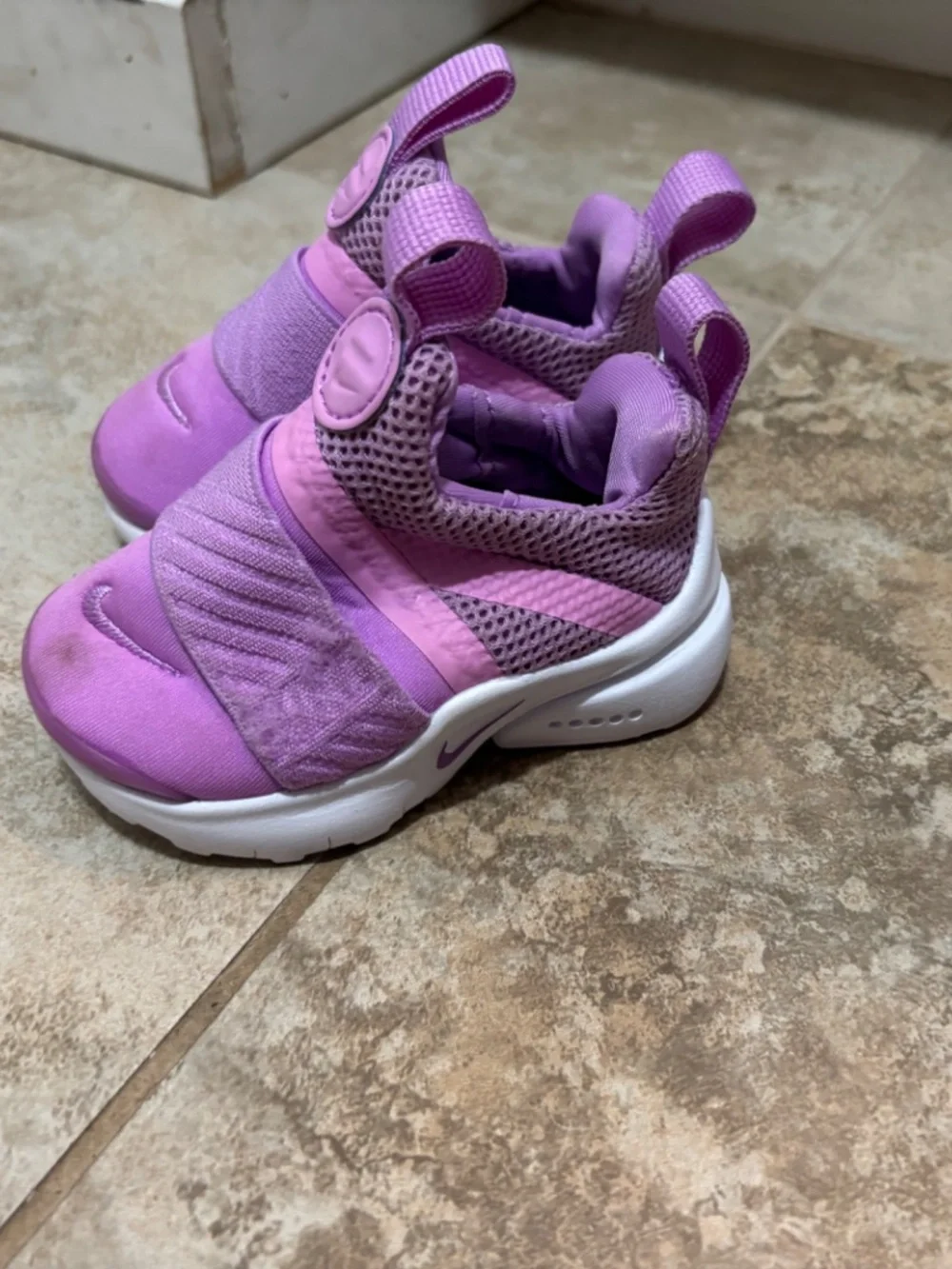 Baby Nikes 3C